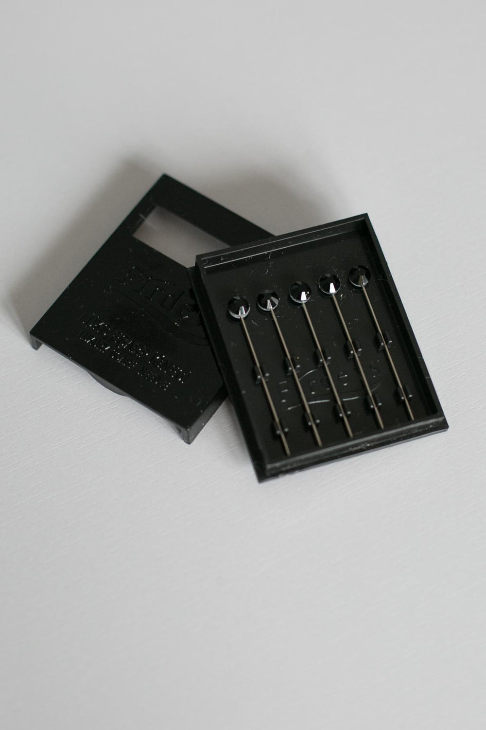 Boîte Firdous cristal pins noir