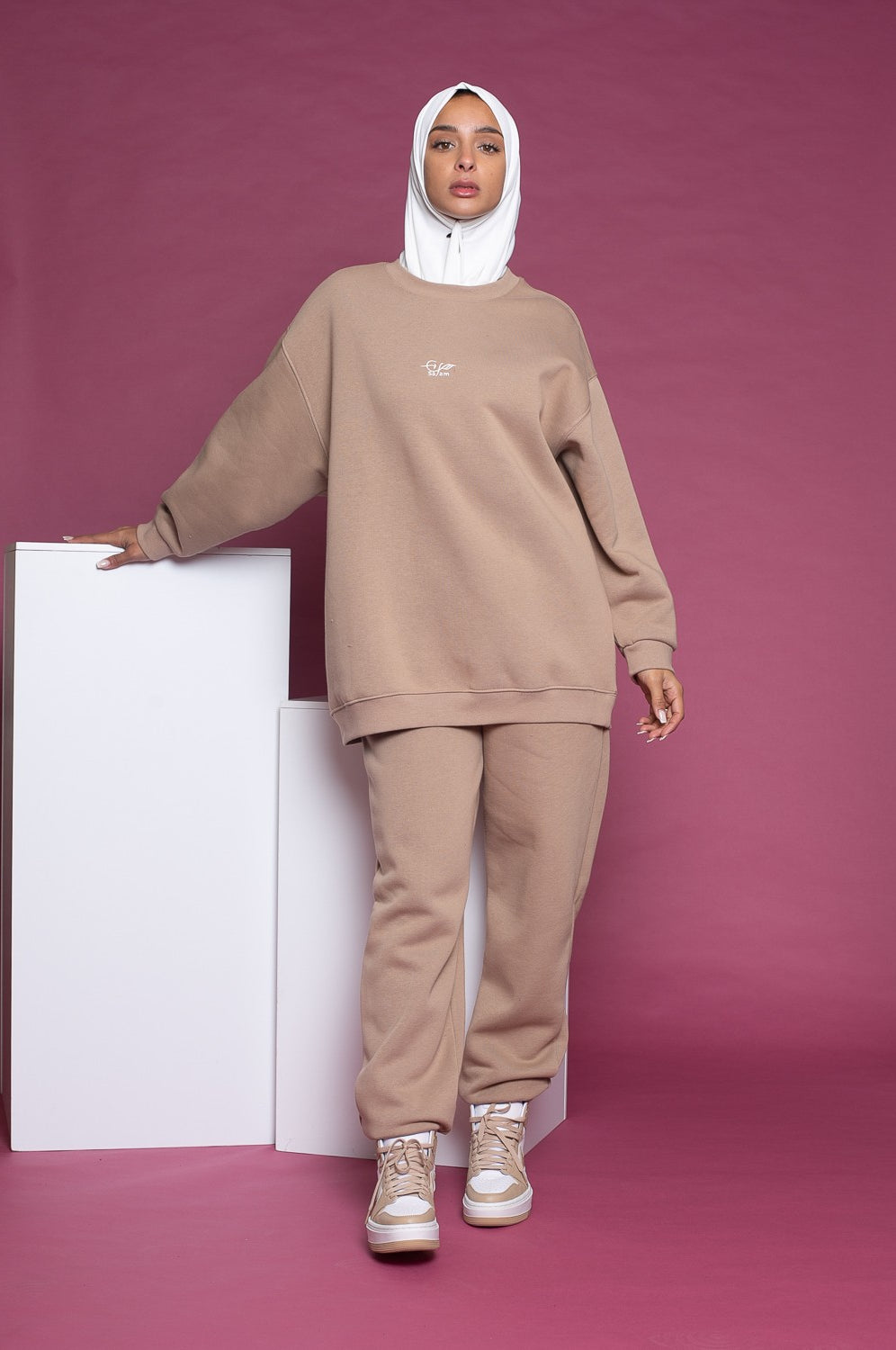 Ensemble jogging moderne pour femme modeste