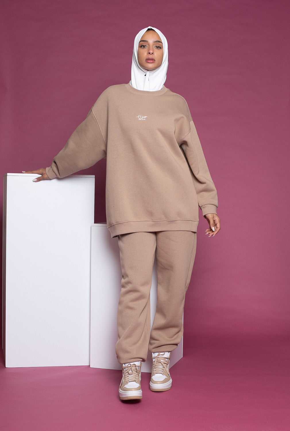 Ensemble jogging moderne pour femme modeste