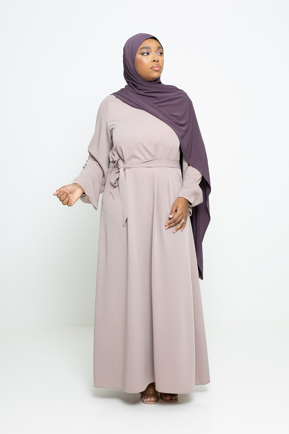 Robe essentielle de qualité pour femme musulmane
