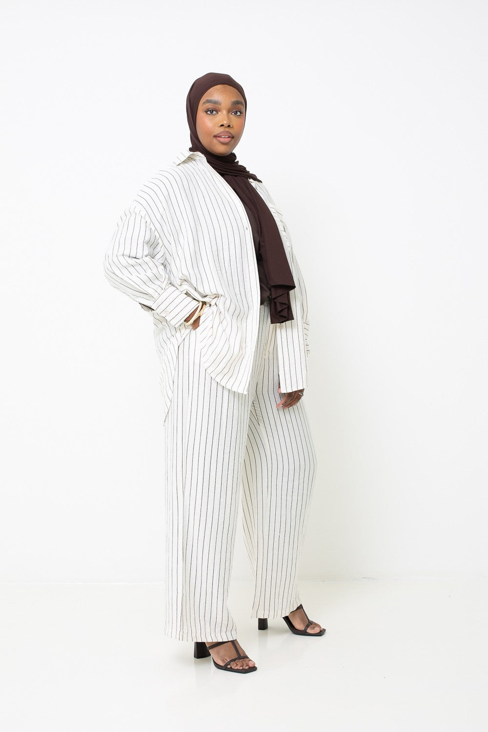 Pantalon ample lin pour femme. Collection printemps été 2025. Boutique hijab.