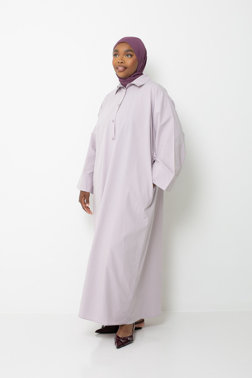 Robe chemise ample coton premium pour printemps été. Boutique pour femme musulmane moderne.