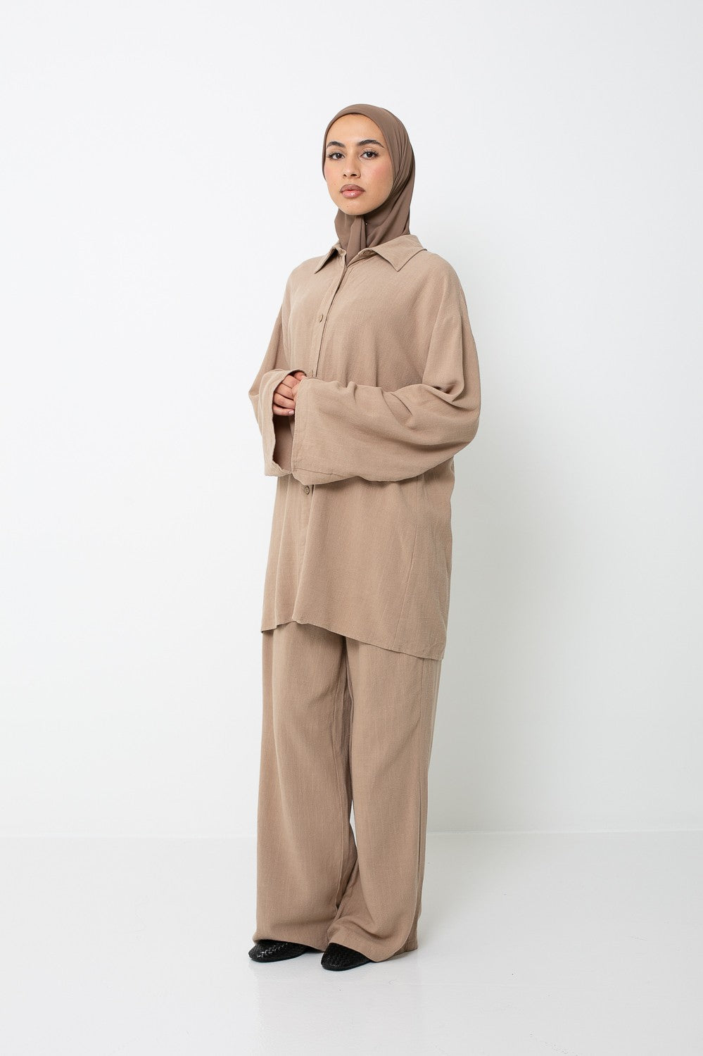 Ensemble lin coton ample avec manche large et pantalon . Boutique hijab pour femme musulmane prêt à porter moderne
