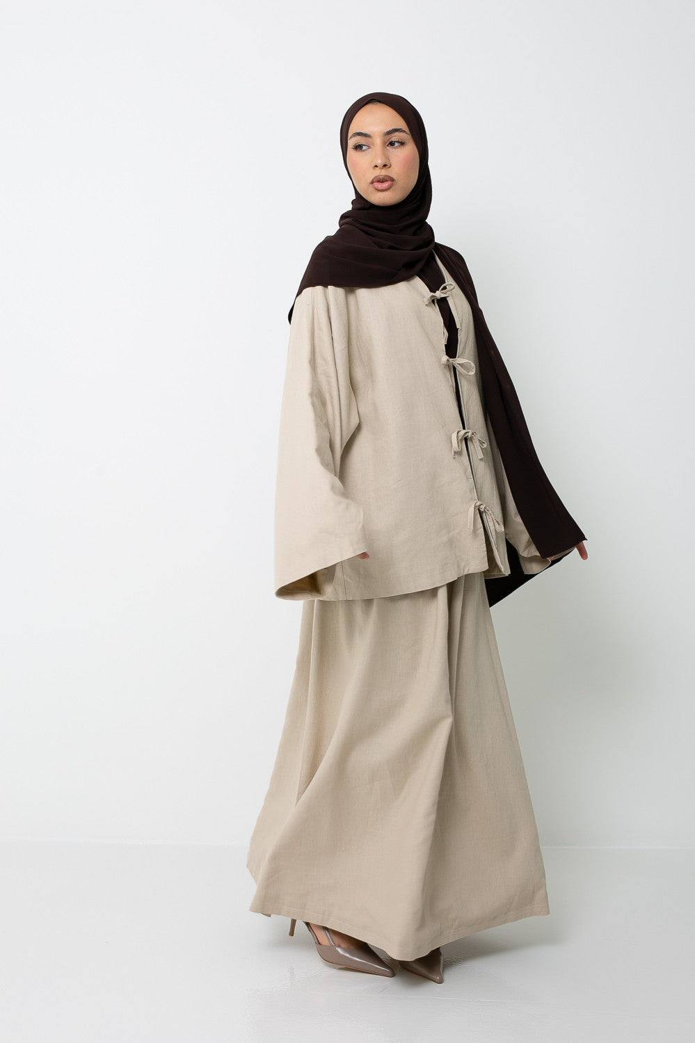 Jupe lin haute qualité entièrement doublée coupe évasée pour femme musulmane.