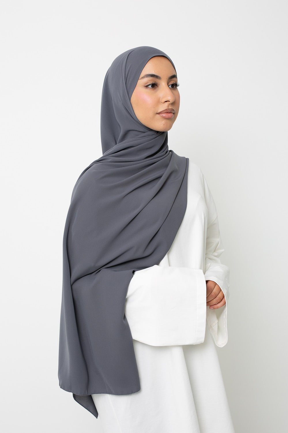 Hijab soie de Médine gris foncé