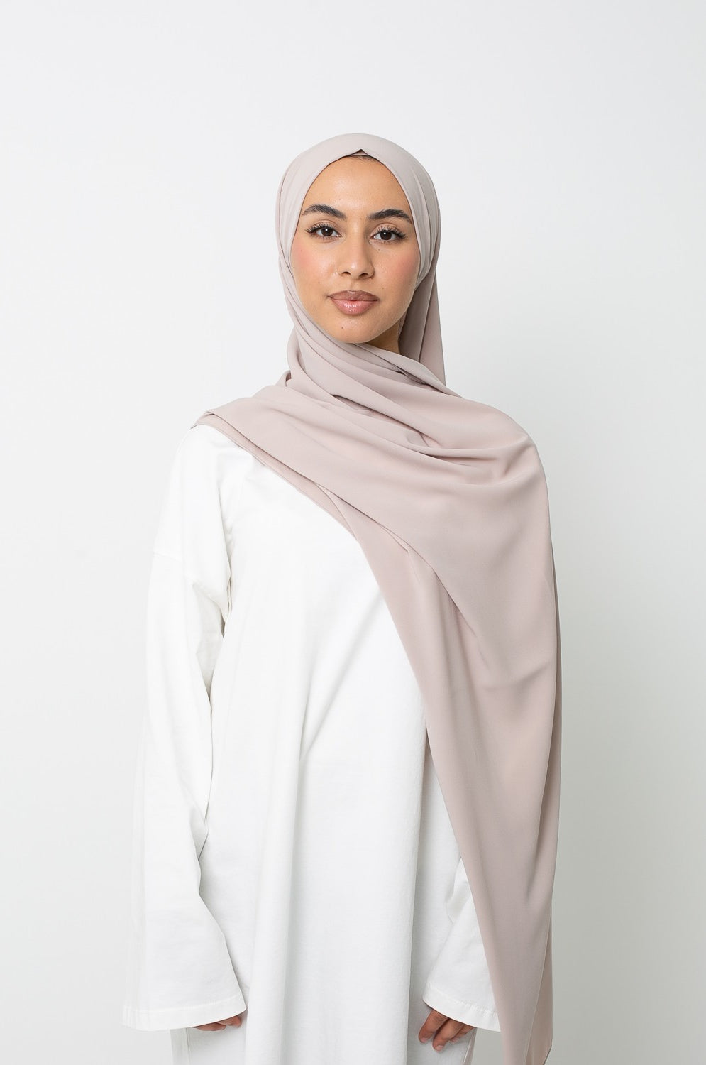 Hijab prêt à nouer beige soie de Médine