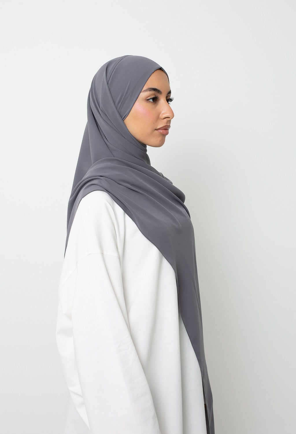 Hijab prêt à nouer soie de Médine gris
