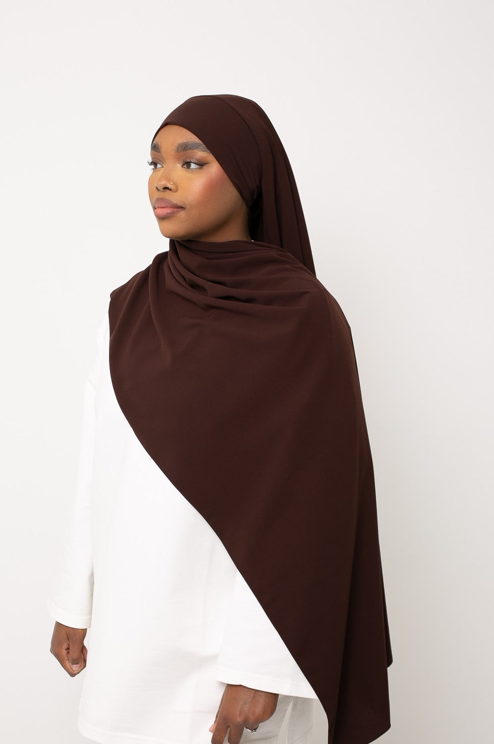 Hijab prêt à nouer soie de Médine marron