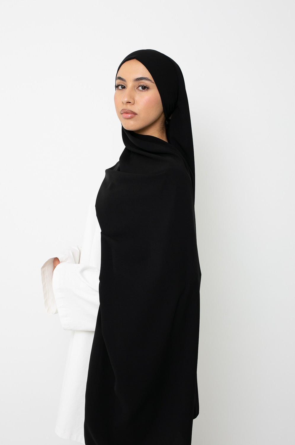 Hijab prêt à nouer soie de Médine noir