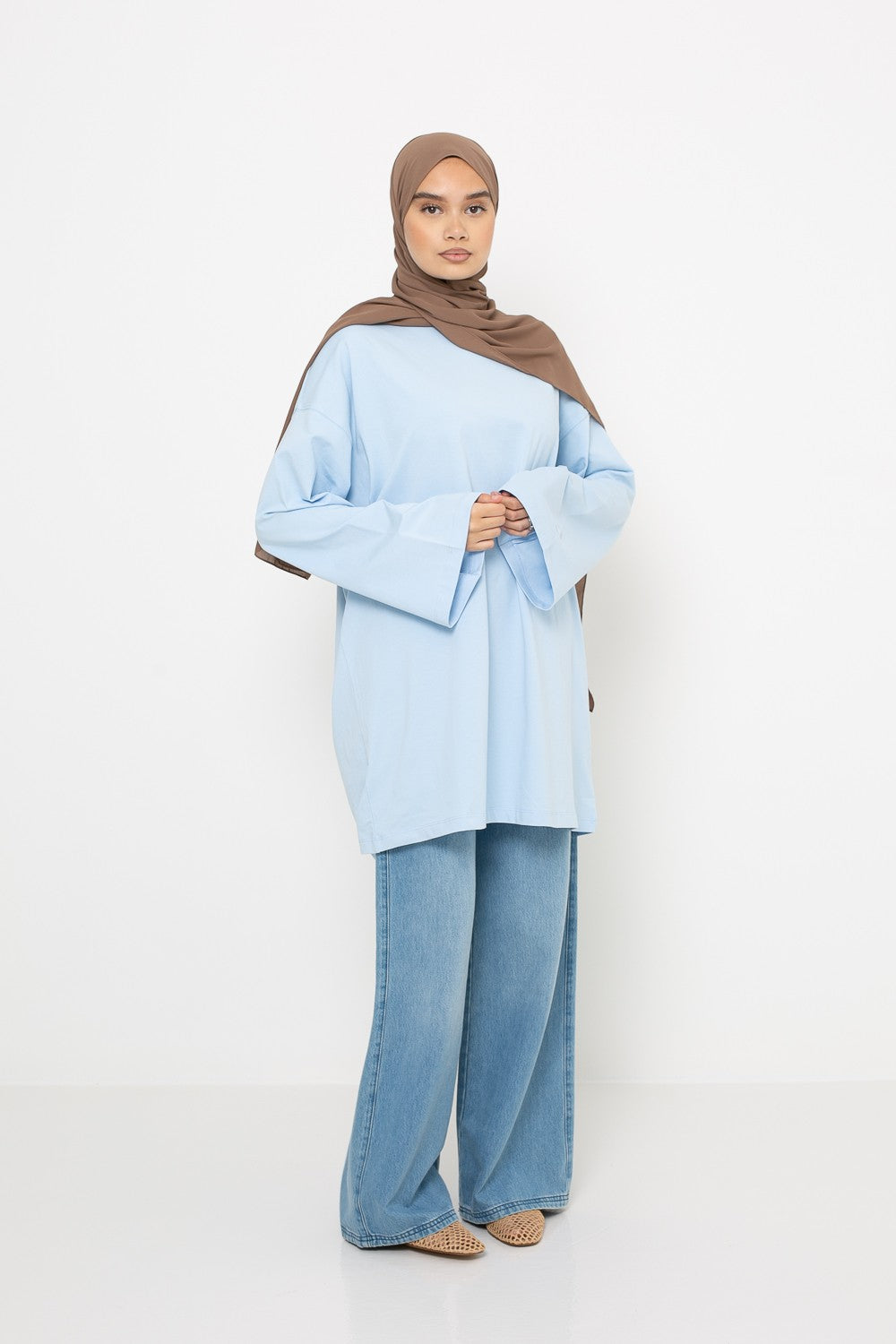 Maxi t-shirt bleu clair en coton pour femme musulmane. Boutique création CM