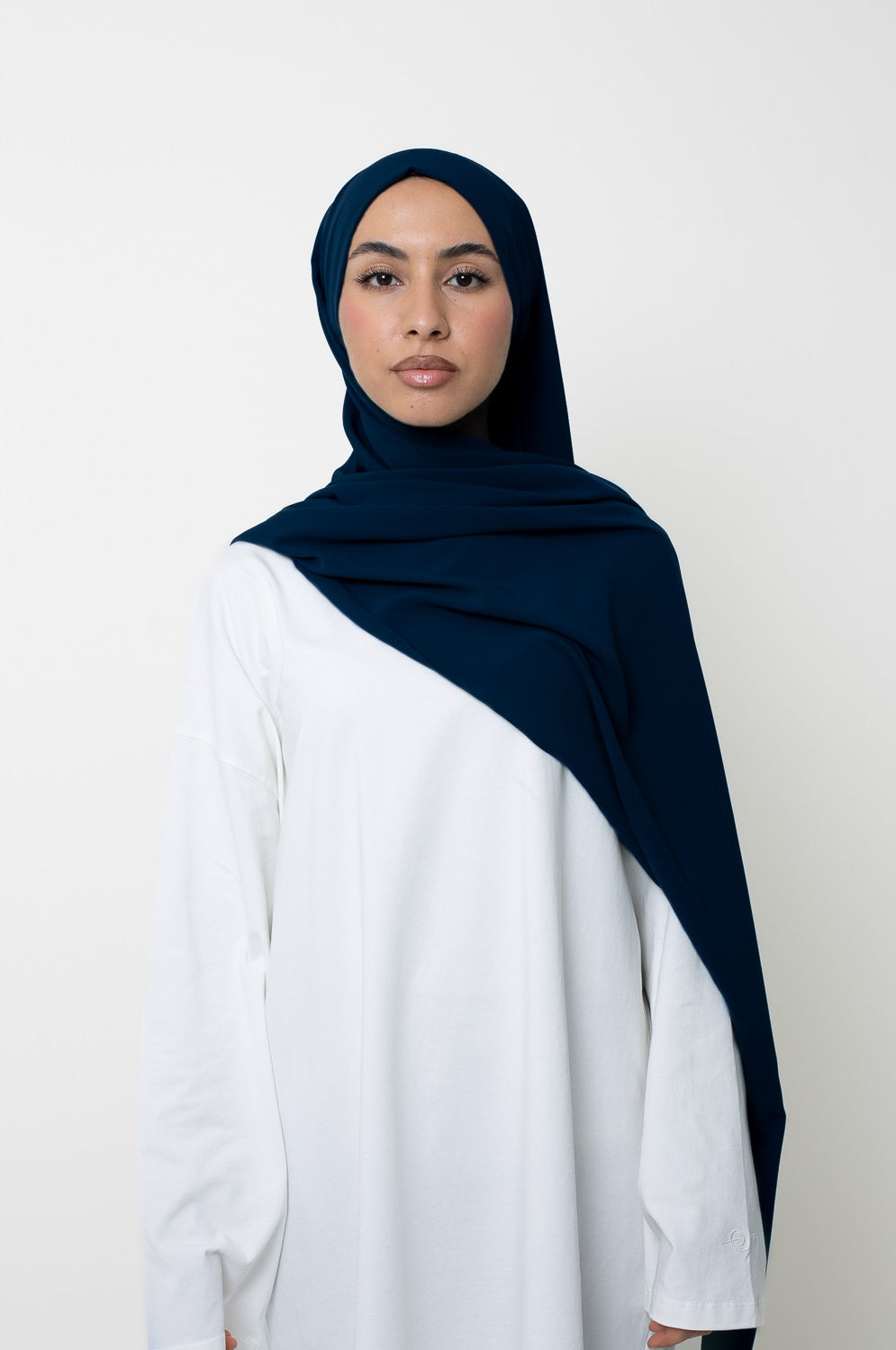 Hijab prêt à nouer soie de médine bleu