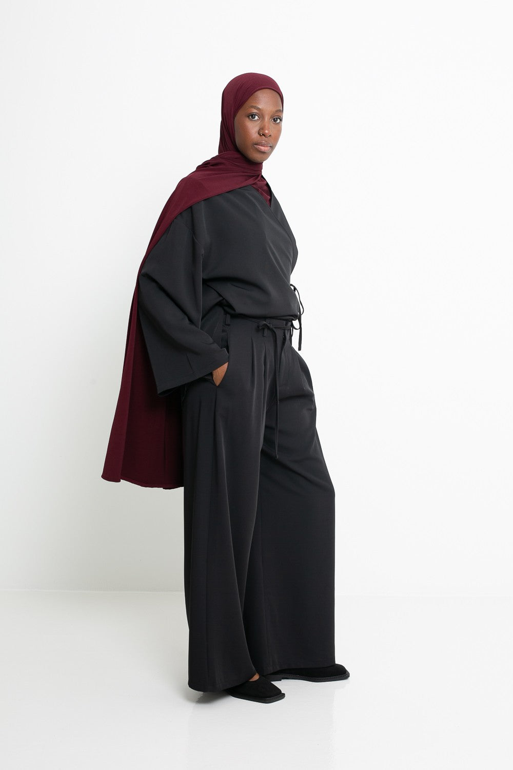 Veste création tailleur à nouer pour femme musulmane. Boutique mode hijab.
