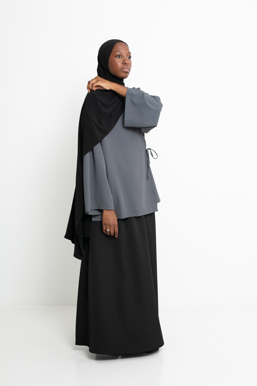 Veste création à nouer classe et tendance pour femme musulmane. Boutique hijab mode.