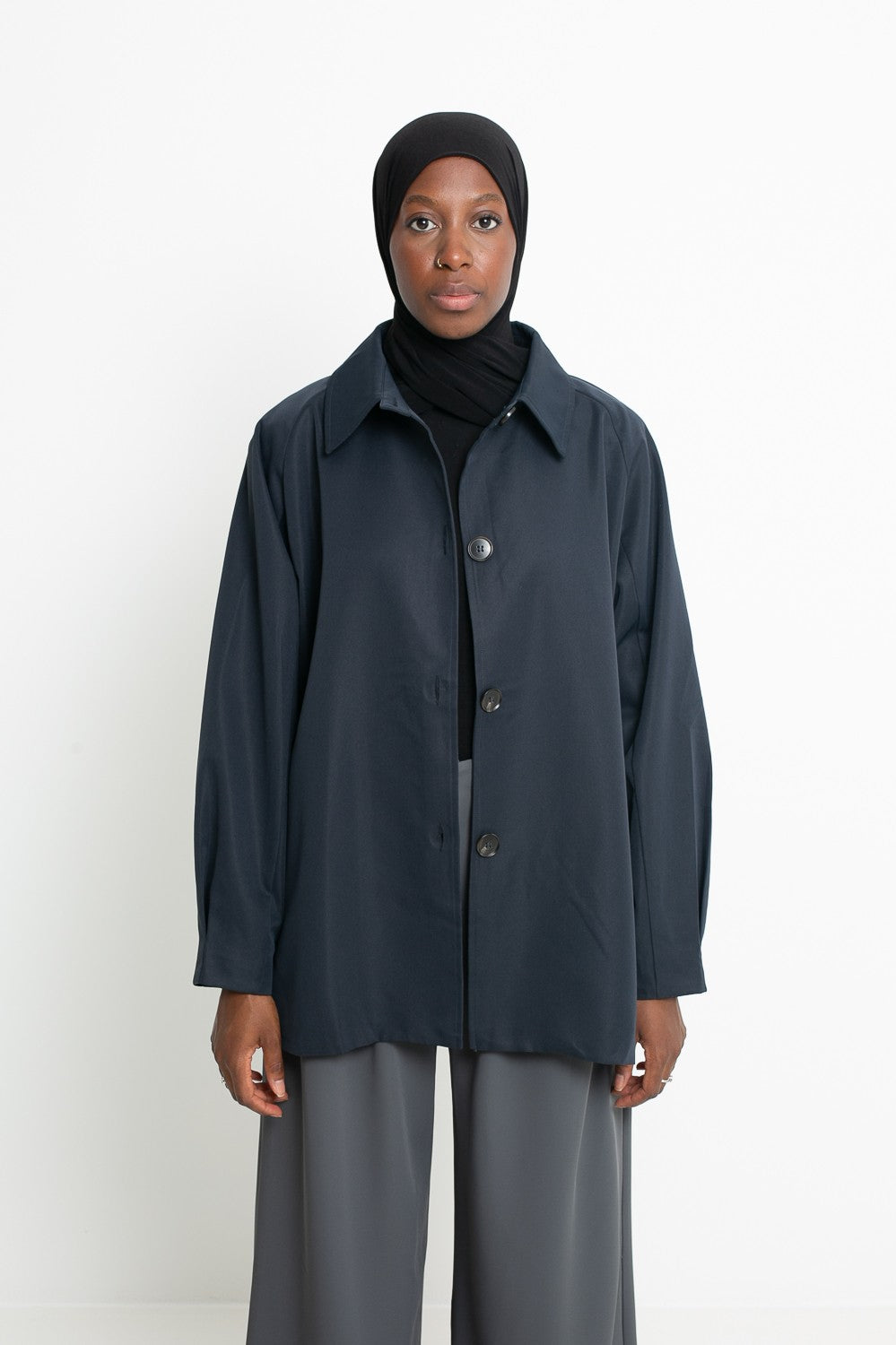 Trench minimaliste pour femme.