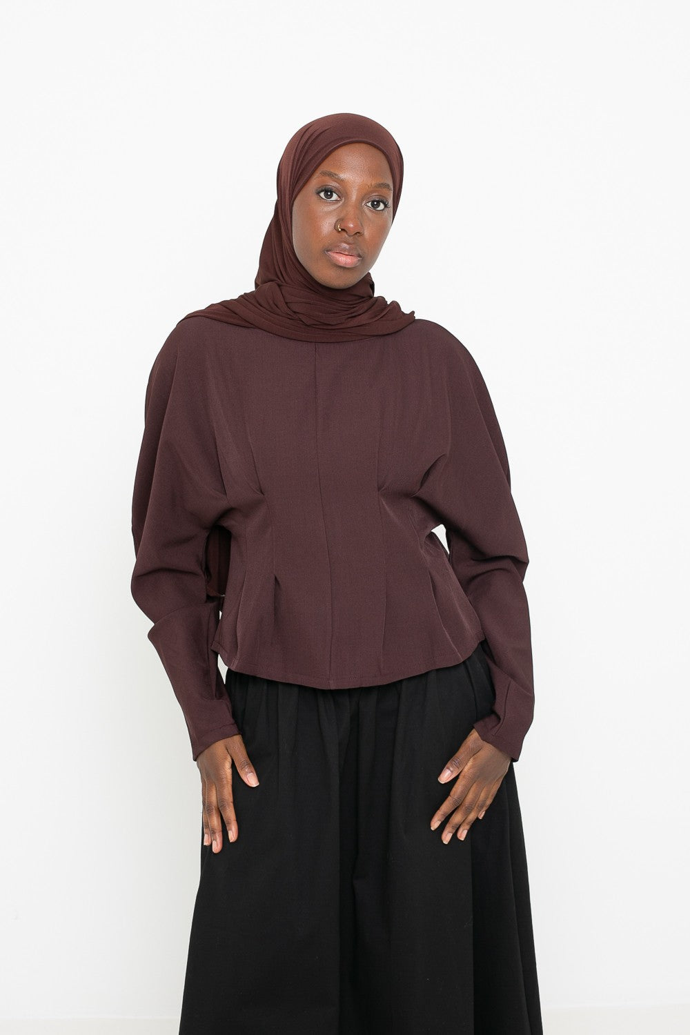 Haut moderne structuré avec plis pour femme modeste