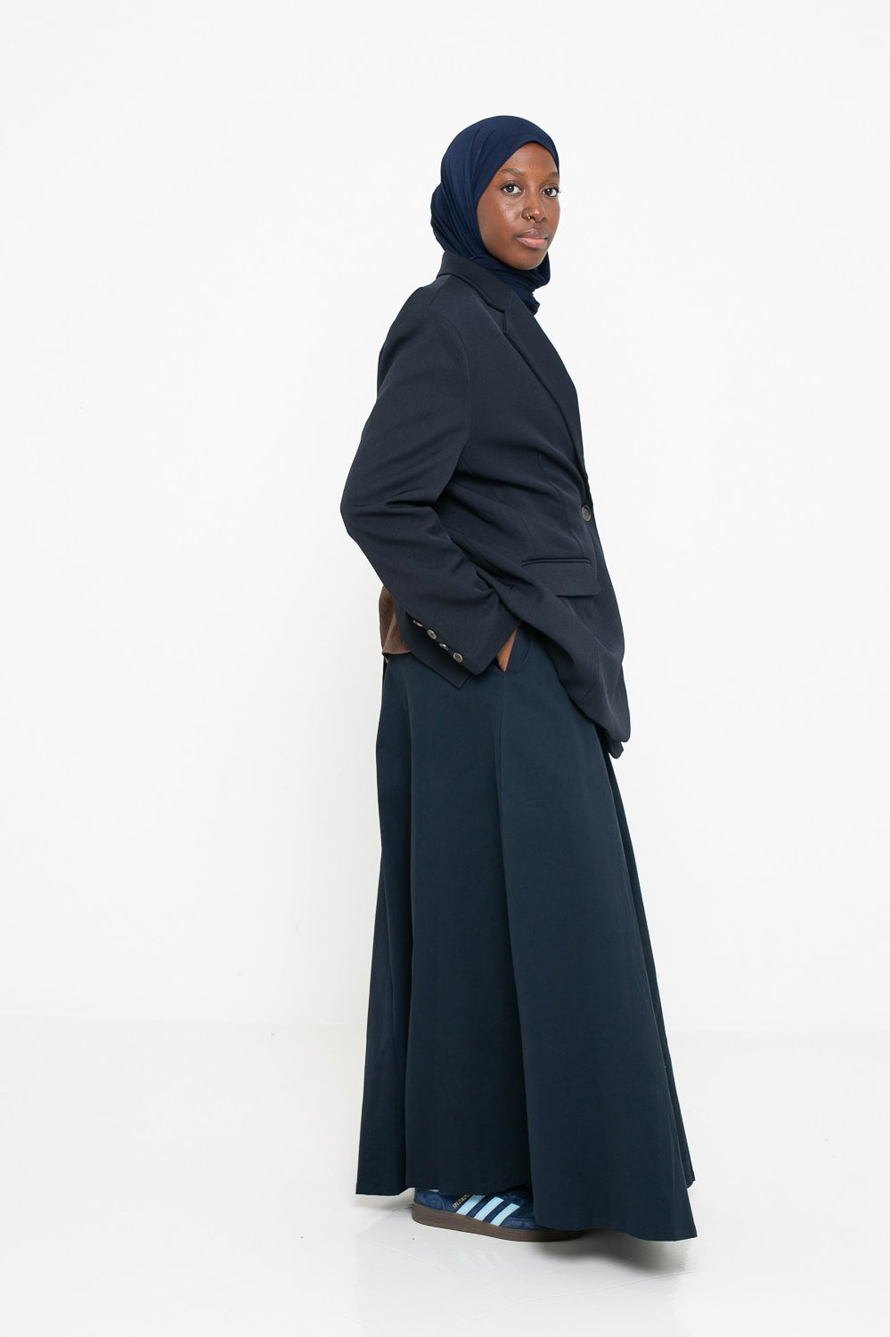 Jupe coton coupe trapèze bleu foncé. Boutique pour femme musulmane.