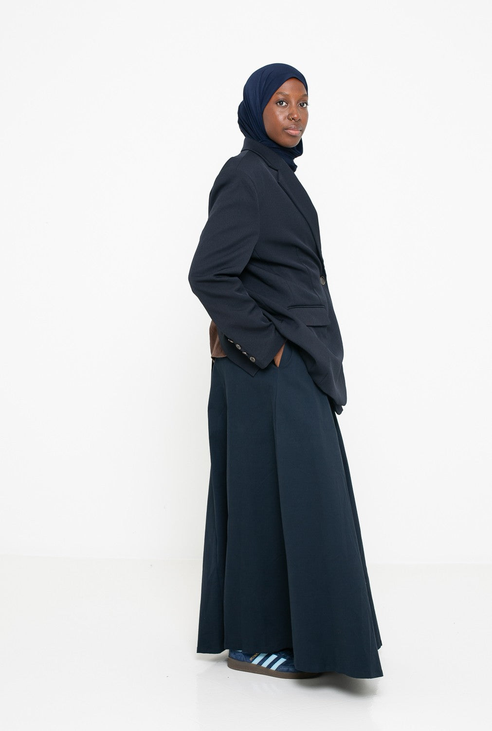 Jupe coton coupe trapèze bleu foncé. Boutique pour femme musulmane.