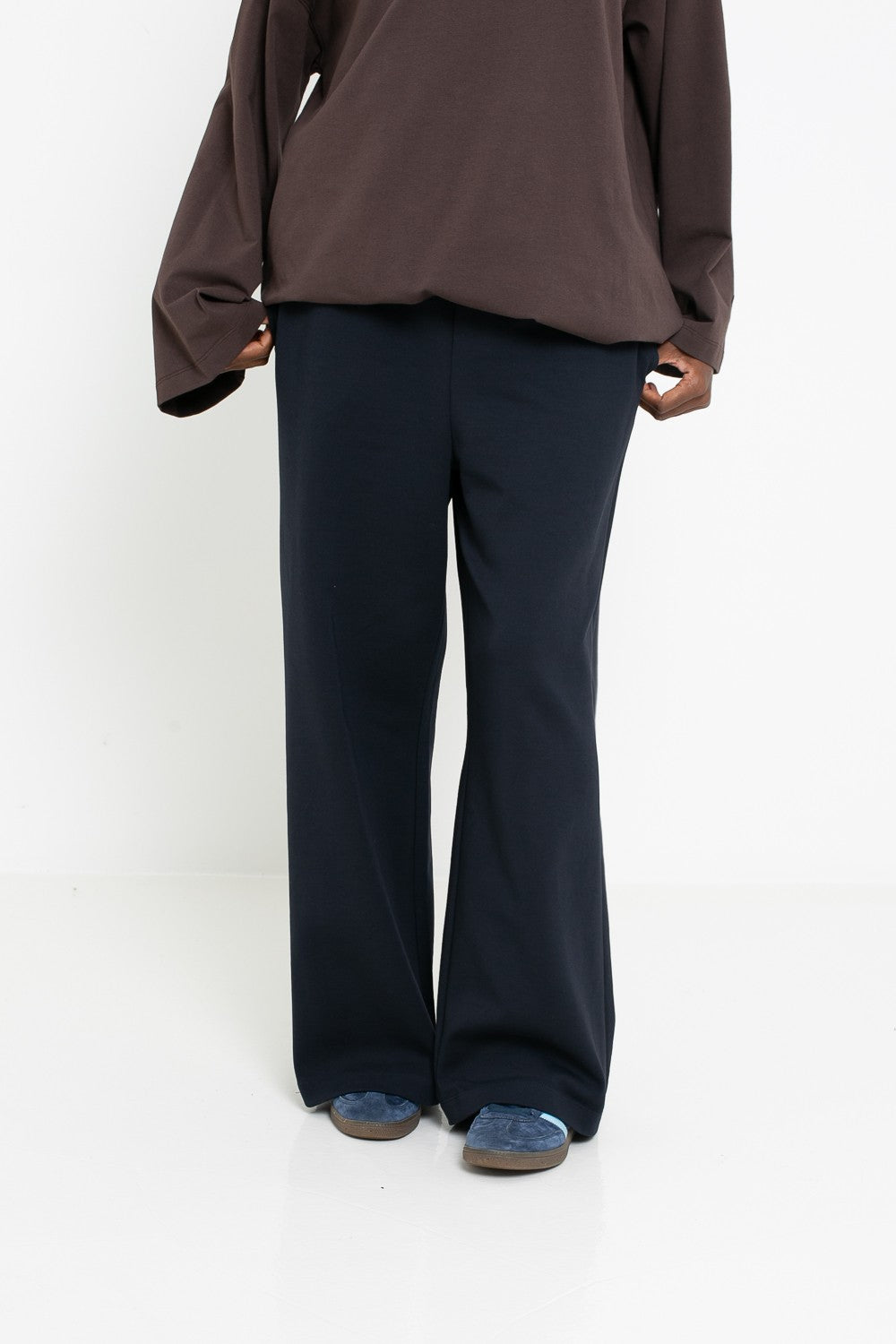 Pantalon ample détail tissu coton et taille élastique. Boutique pour femme musulmane.