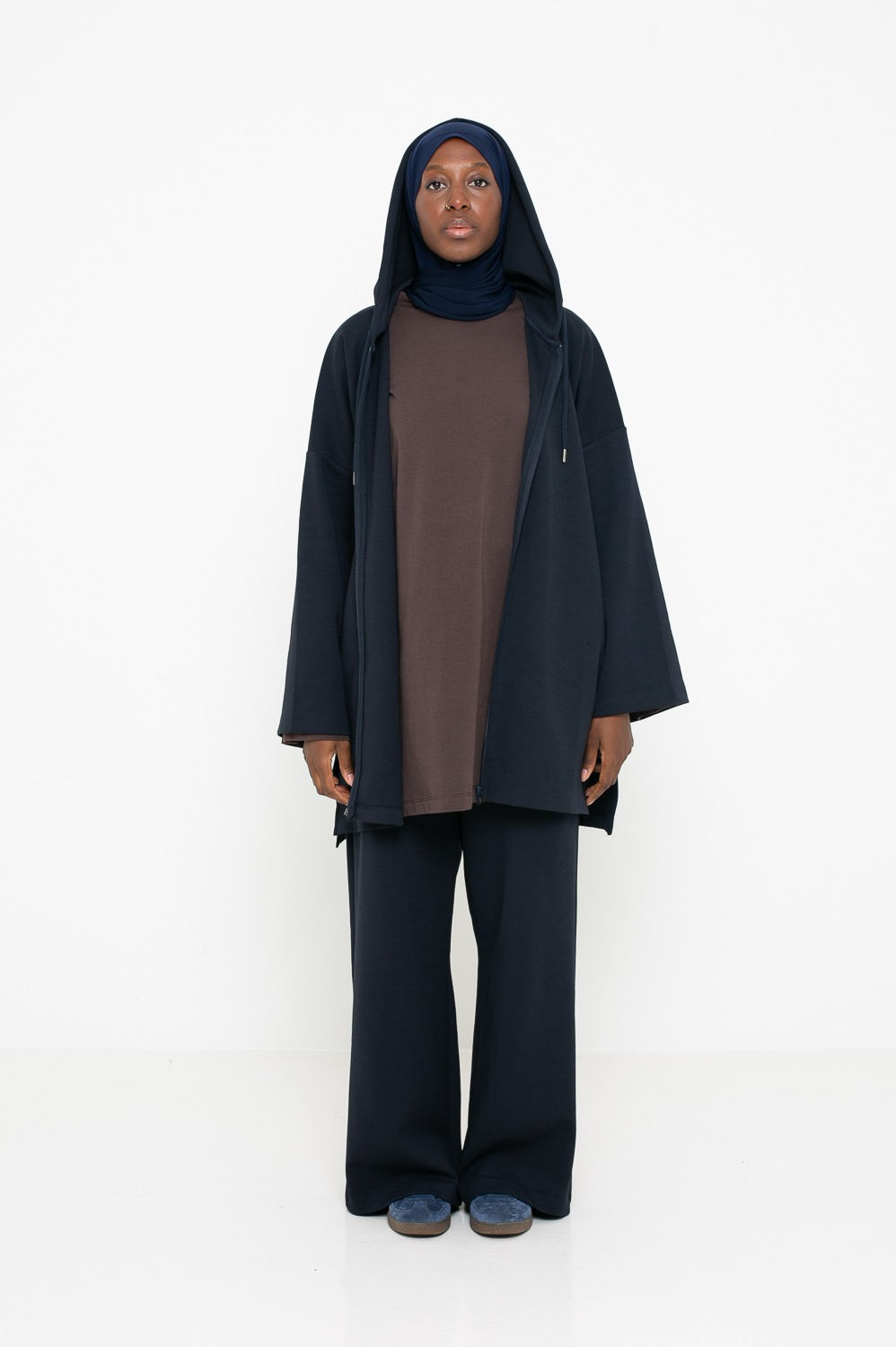 Veste sweat à capuche longue navy- Chic and modesty CM