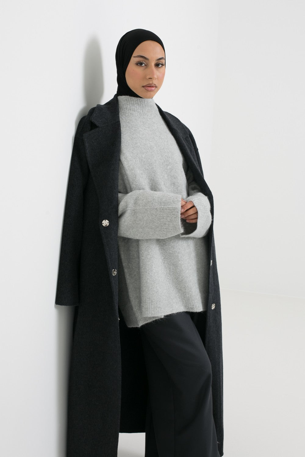 Pull en laine gris clair coupe ample pour femme. Boutique musulmane de prêt à porter Chic and modesty.