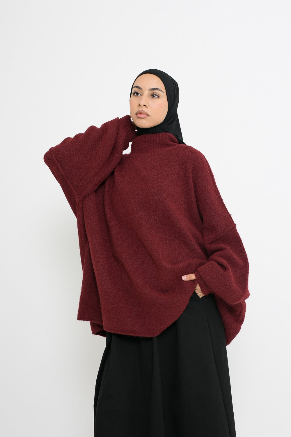 Pull ample et large pour femme musulmane. Détail coupe ample et manche. Boutique CM Chic and modesty.
