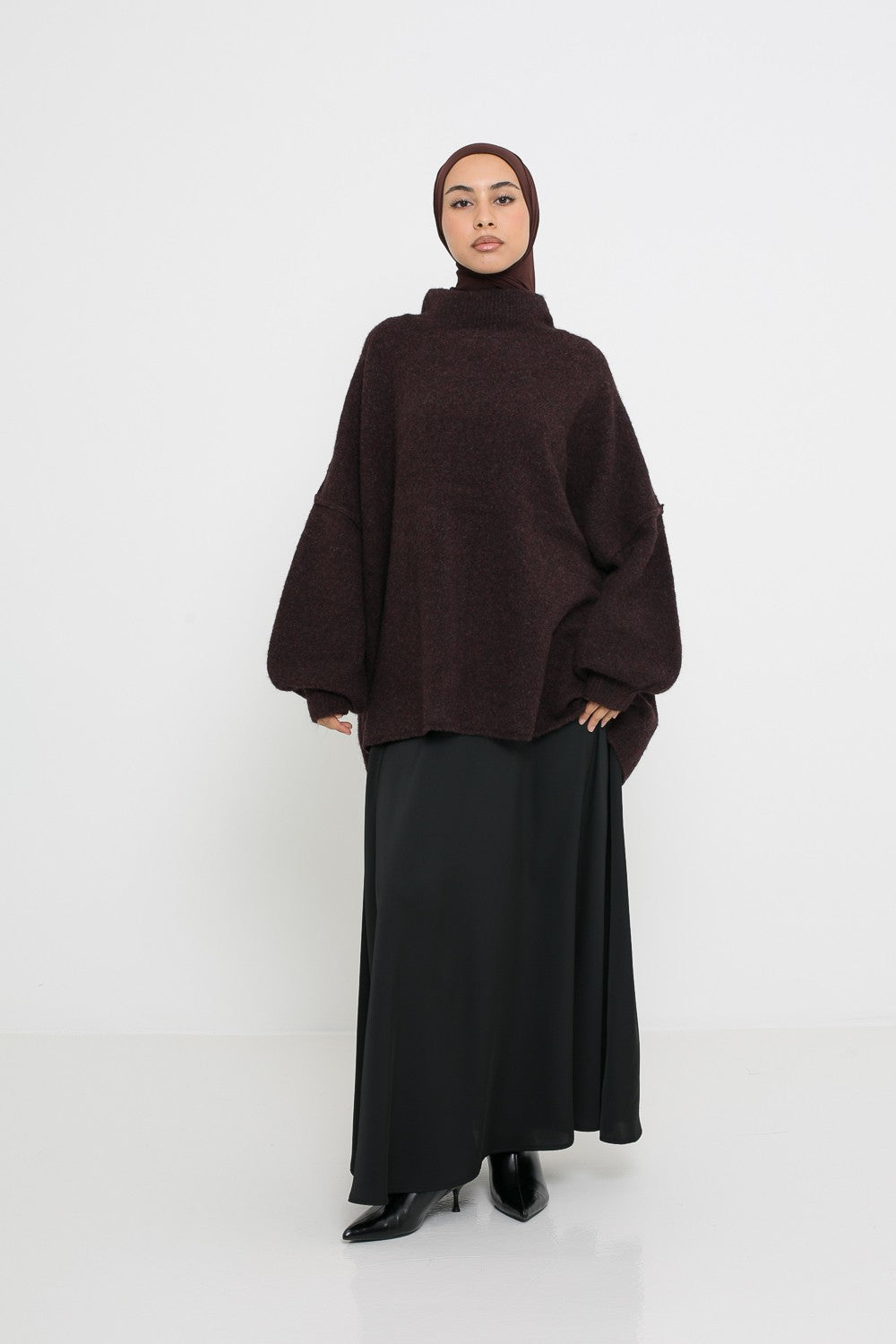 Jupe satinée longue coupe évasée pour femme moderne musulmane