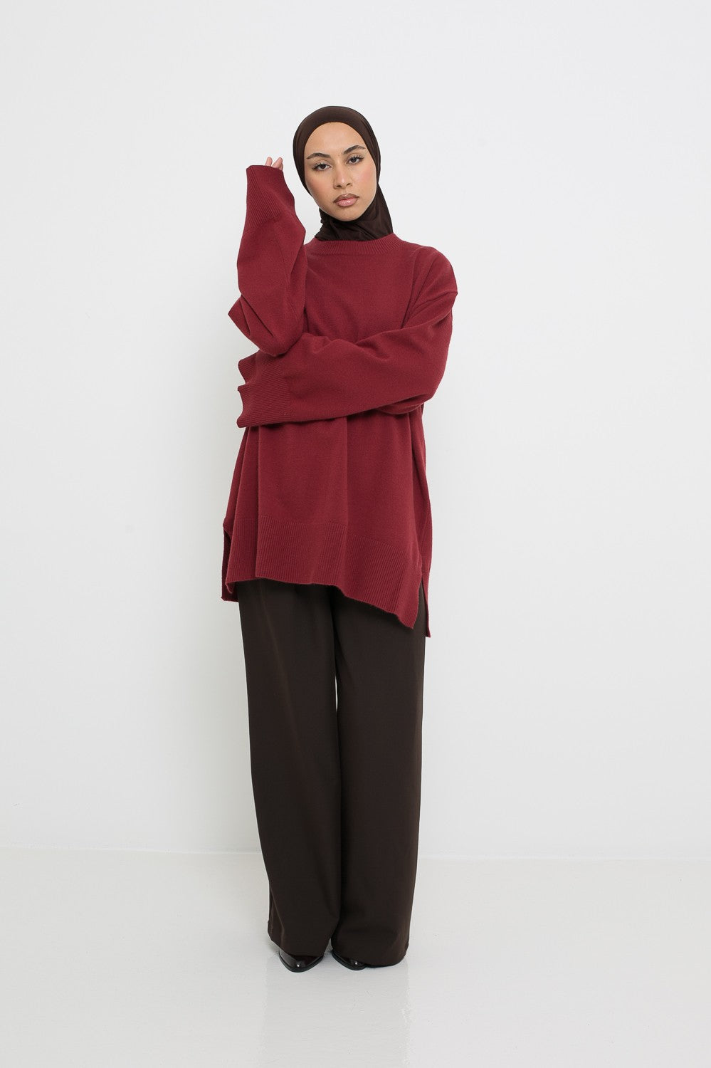 Pull long et ample en maille fine avec manche large. Boutique prêt à porter pour femme musulmane.