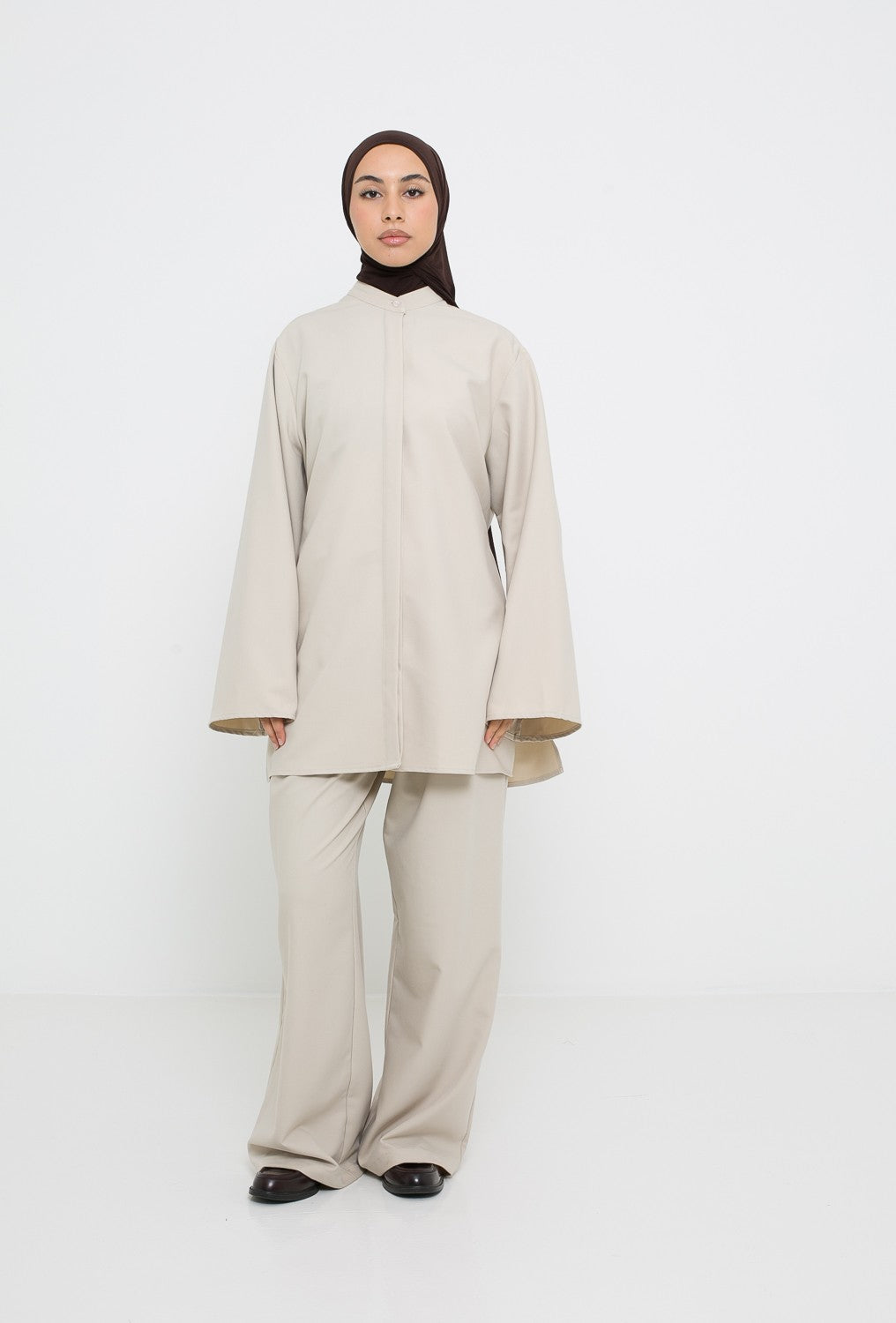 Chemise longue et ample d'hiver pour femme musulmane. Boutique prêt à porter modeste fashion.