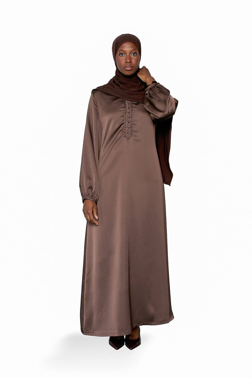 Robe caftan marron pour femme. Boutique hijab moderne.
