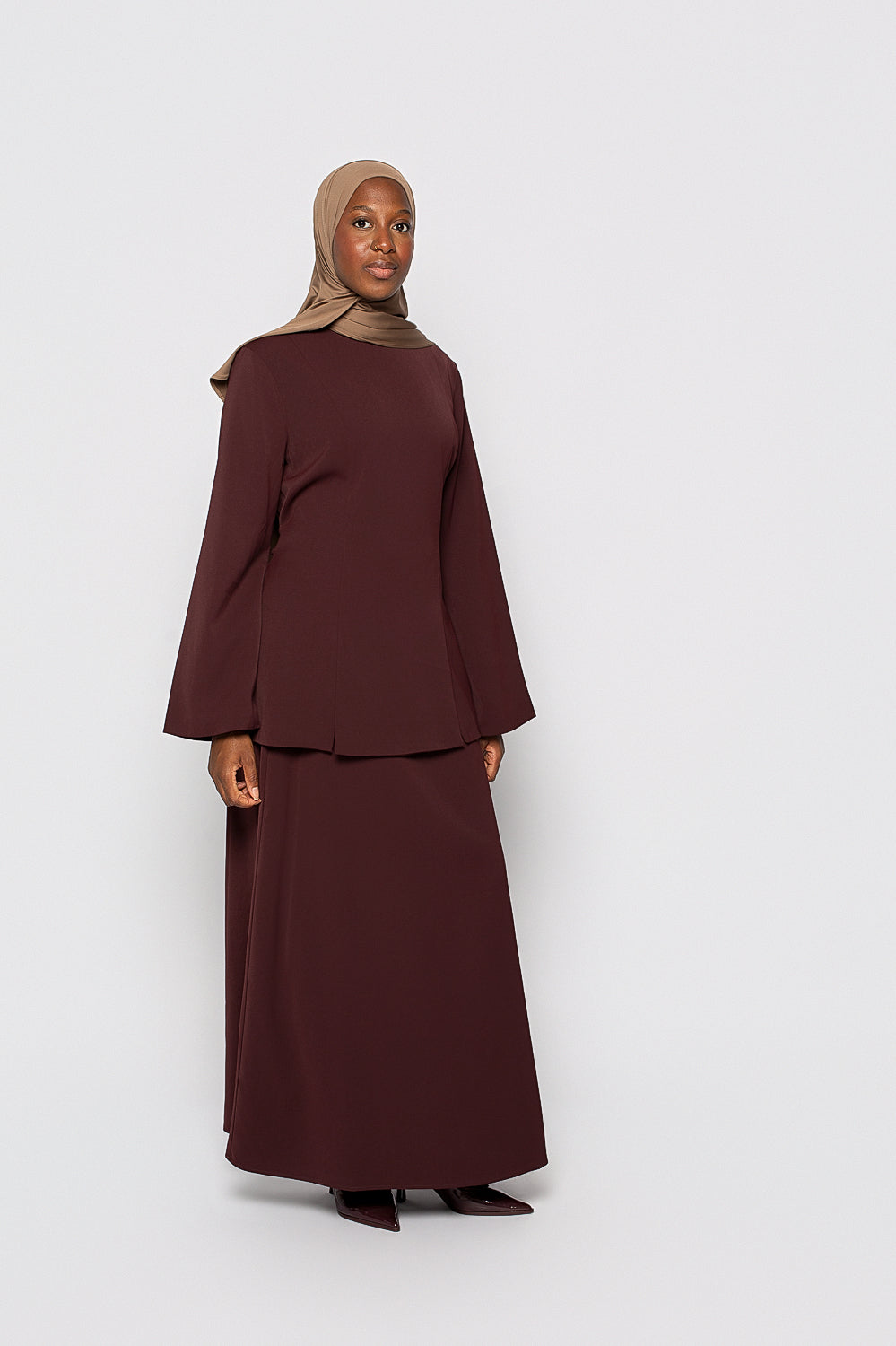 Jupe longue création pour un style modeste et classe. Boutique hijab moderne marque modeste fashion.