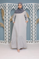 Robe longue mastoura coupe évasée gris clair boutique hijab pour femme musulmane
