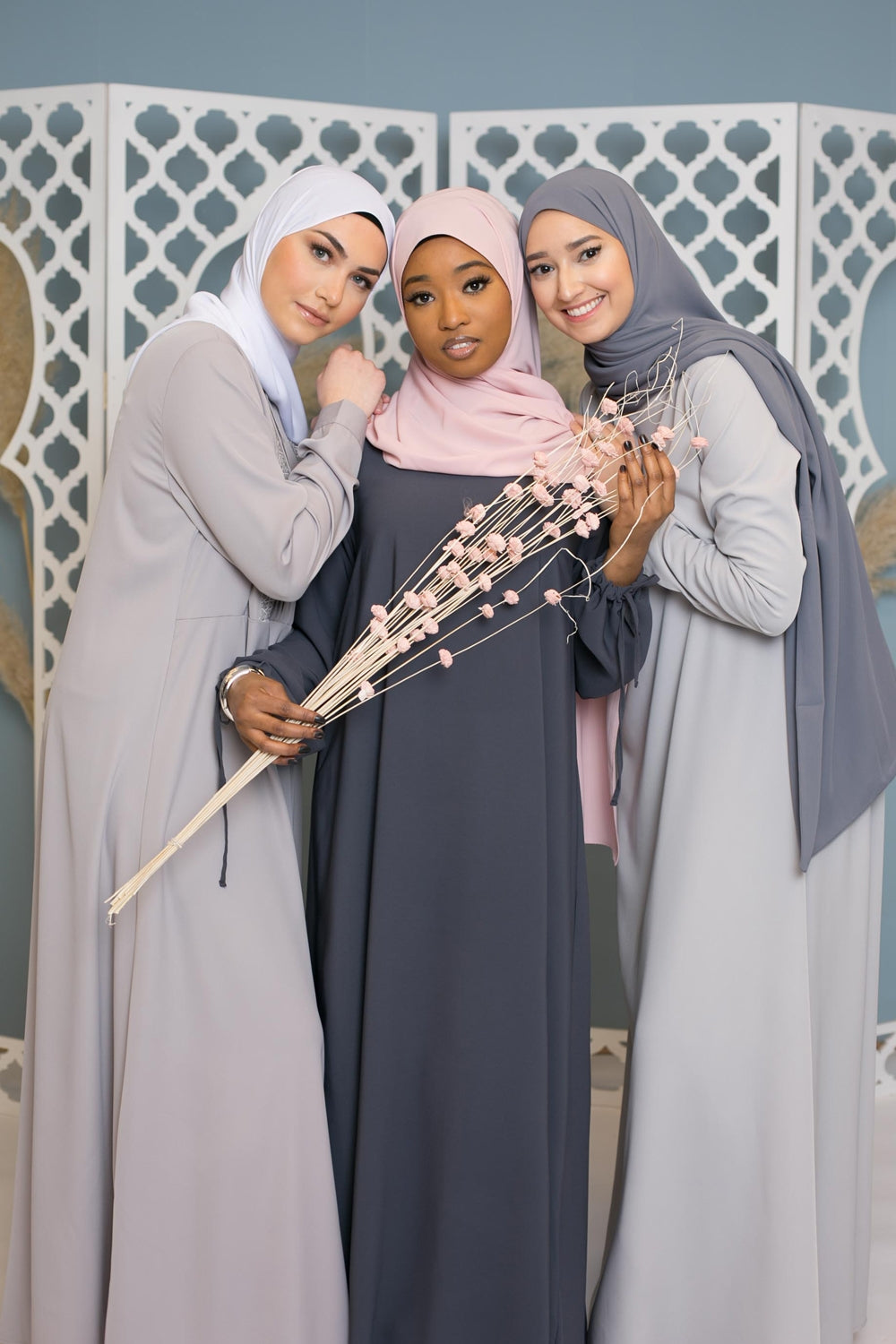 Robe longue mastoura coupe évasée gris clair boutique hijab pour femme musulmane