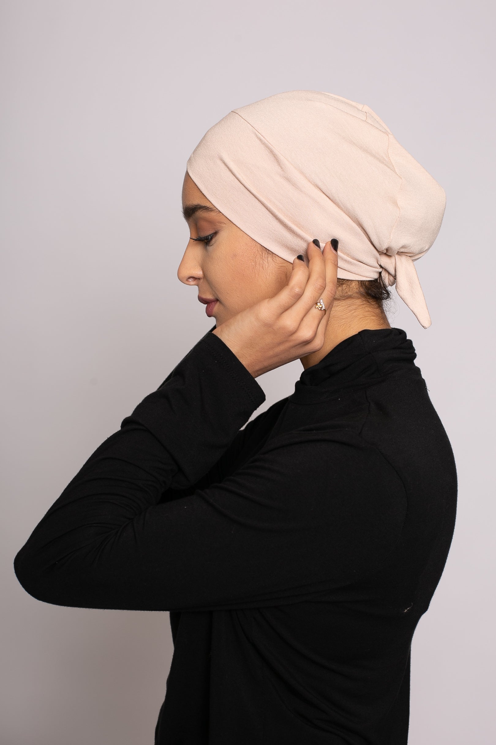 Bonnet croisé à nouer nude