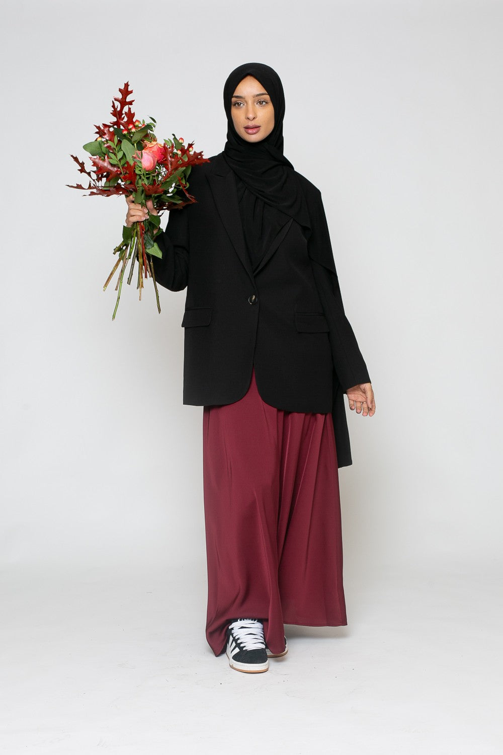 Jupe évasée satiné bordeaux classe et tendance pour femme musulmane