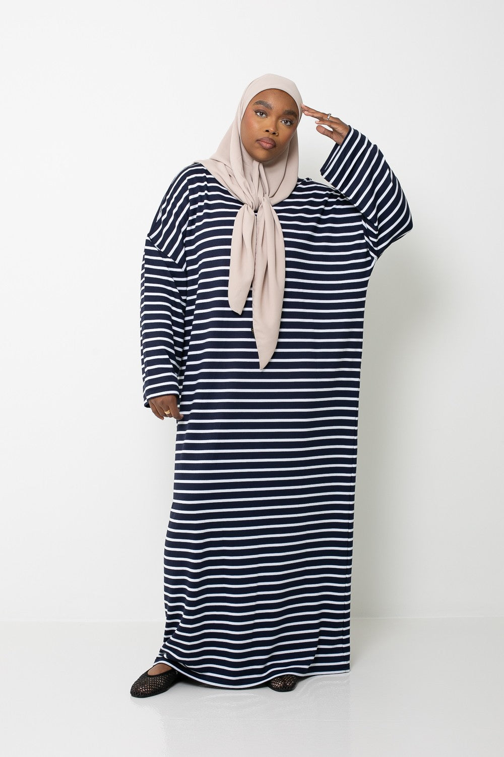Robe ample marinière d'été pour femme musulmane. Boutique moderne.