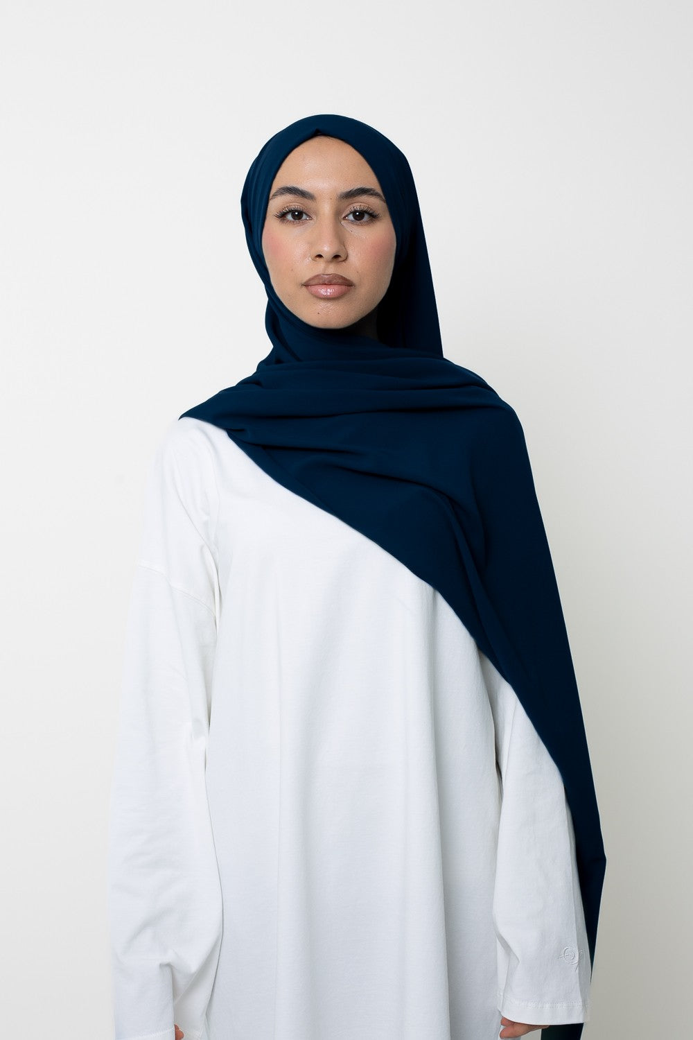 Hijab prêt à nouer soie de médine bleu