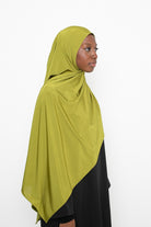 Hijab satin jersey premium haute qualité. Boutique musulmane moderne.