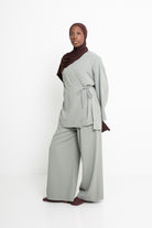 Veste à nouer création habillée pour femme musulmane. Boutique hijab mode.