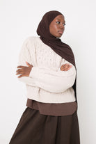 Pull en grosse maille beige pour femme. Boutique musulmane.