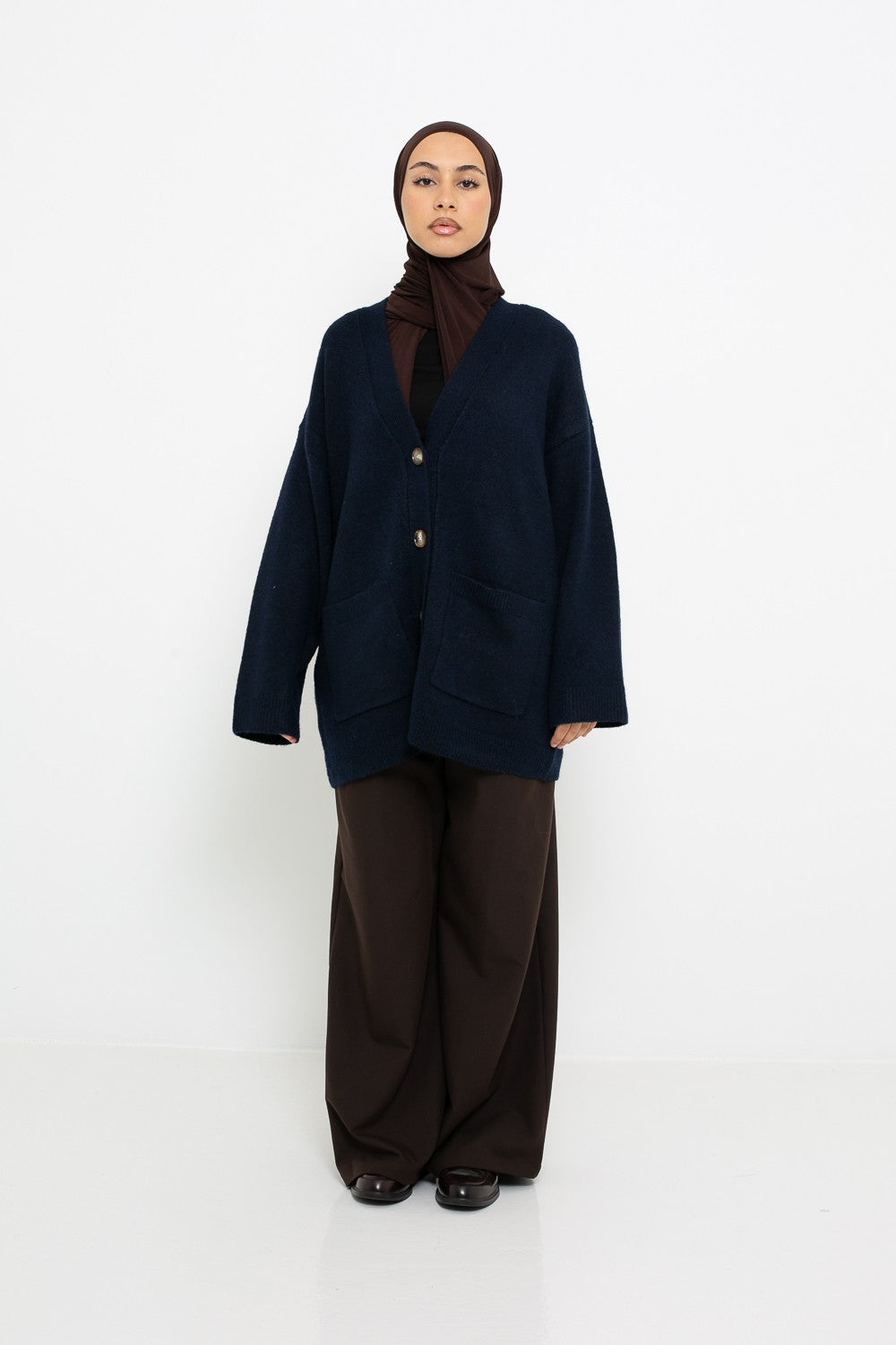 Gilet cardigan à poche pour femme musulmane. Boutique de prêt à porter.