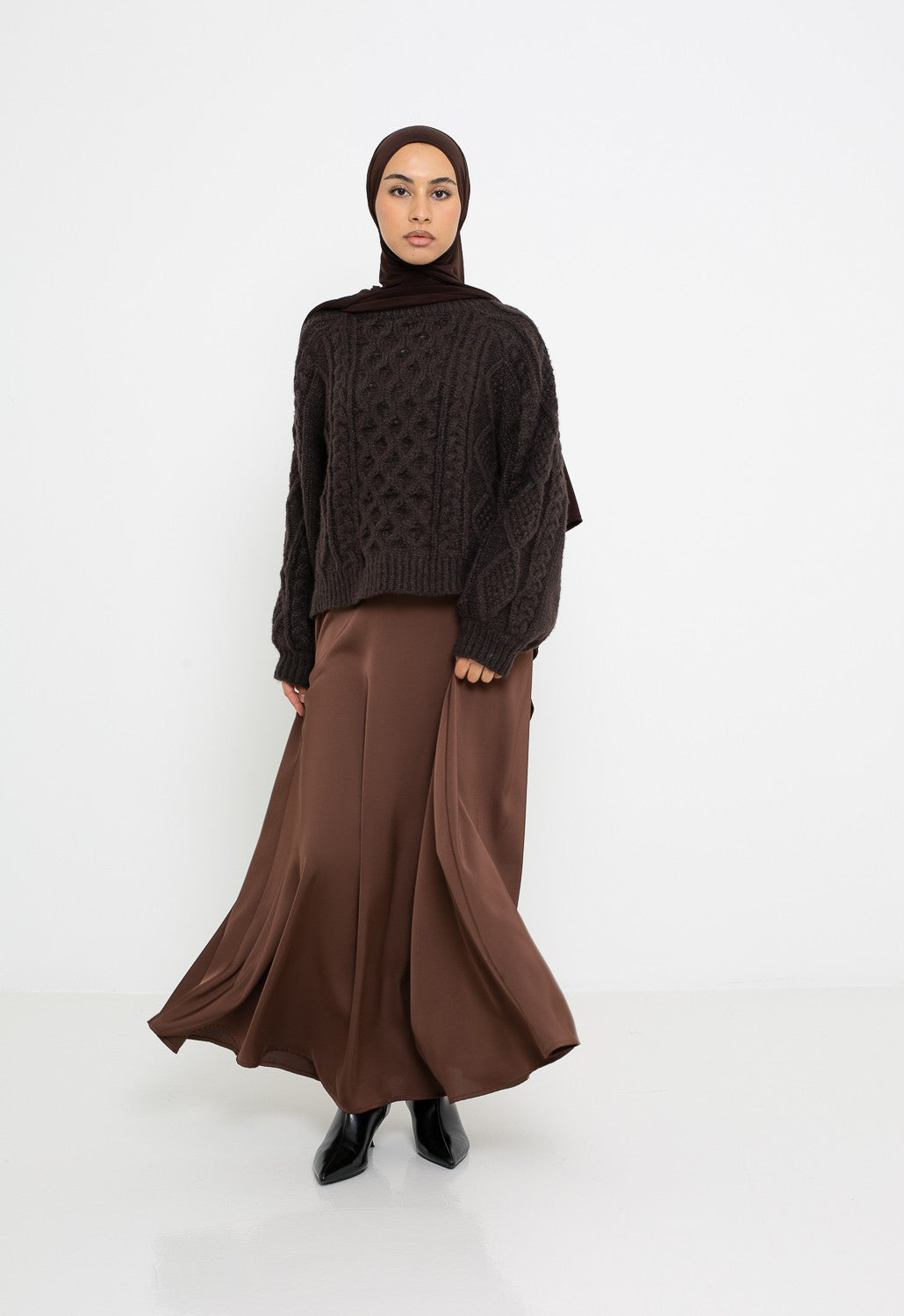 Jupe évasée satinée classe pour femme musulmane. Boutique hijab moderne