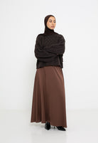 Jupe longue satiné marron coupe évasée pour femme musulmane