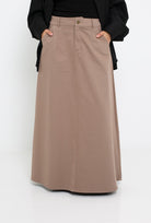 Jupe coton beige détail poche et couture. Boutique hijab et prêt à porter.