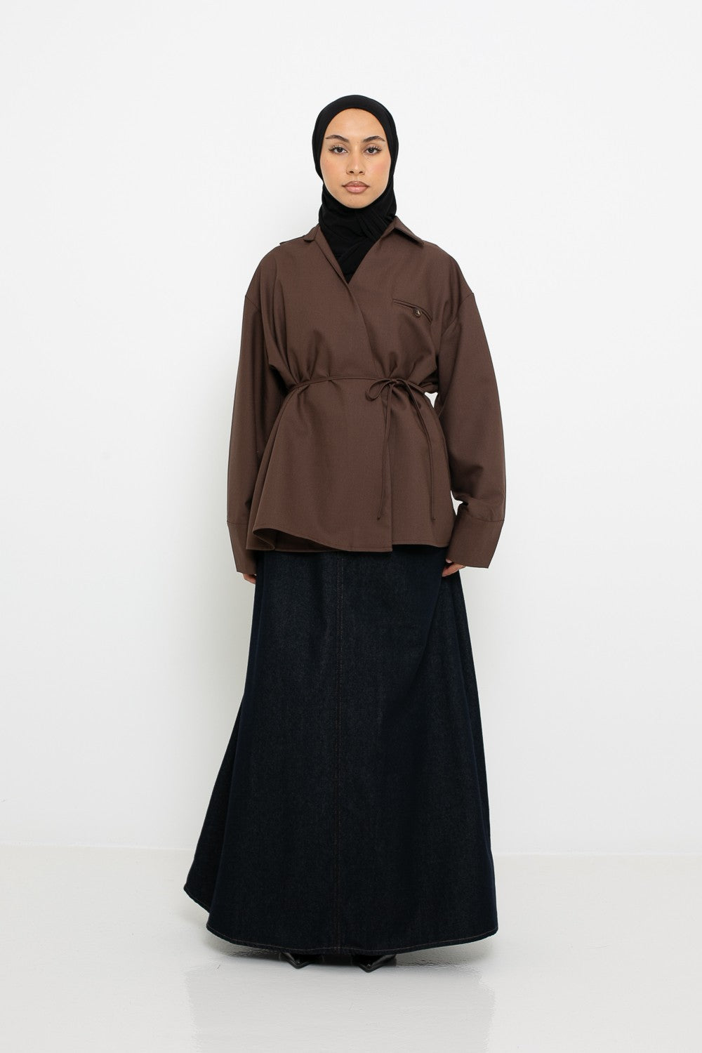 Jupe en jeans brut foncé coupe ample pour femme musulmane. Boutique hijab et prêt à porter Chic and modesty.