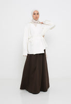 Sur chemise habillée blanc cassé coupe ample pour femme musulmane