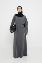 Robe longue habillée grise pour femme musulmane. Création unique boutique chic and modesty.