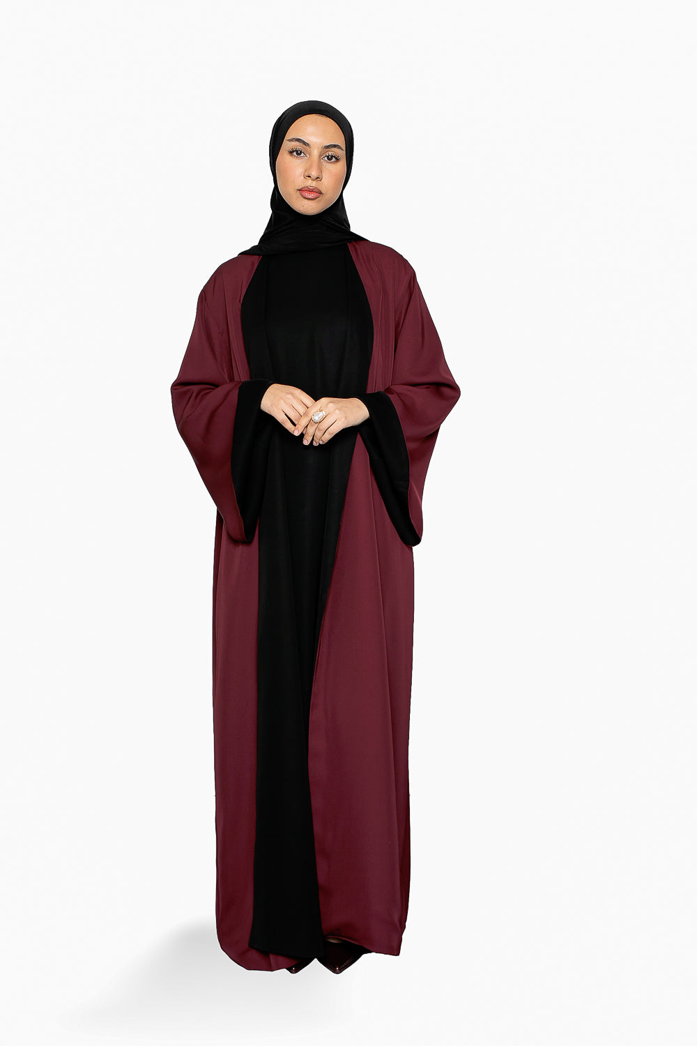 Abaya réversible ample burgundy pour femme musulmane. Boutique hijab ramadan 2026.
