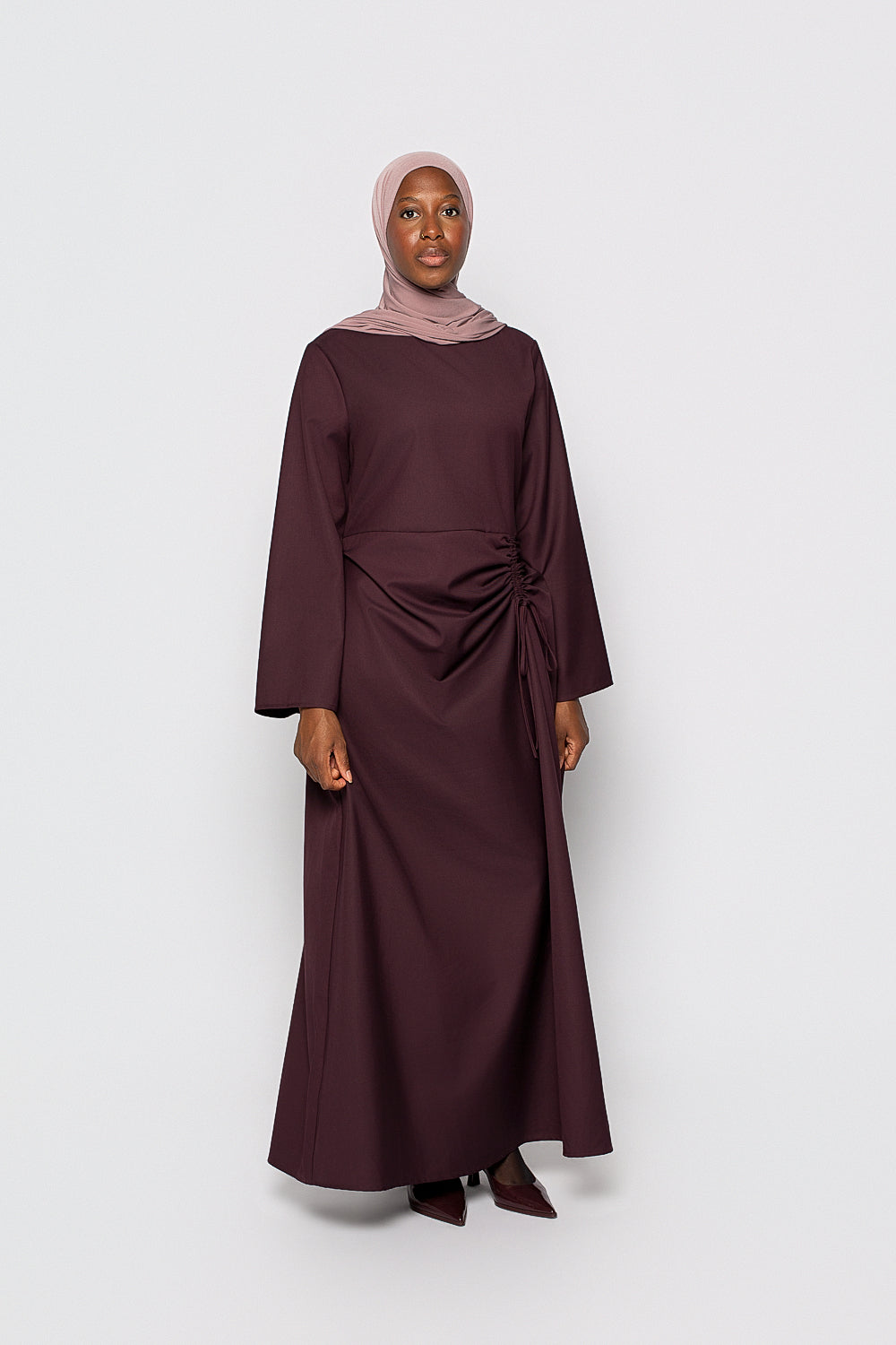 Collection de robe longue habillée modeste pour femme musulmane. Boutique hijab moderne.
