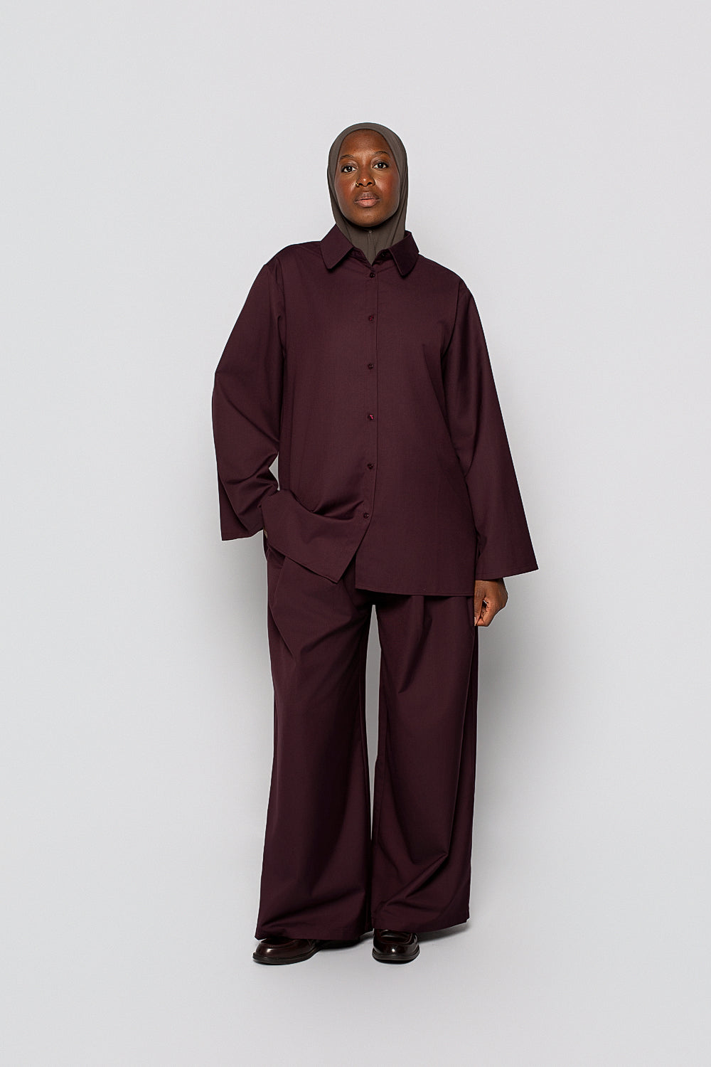 Boutique hijab marque modeste fashion. Ensemble ample moderne pour femme musulmane. Collection rentrée.