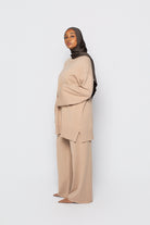 vue de profil ensemble maille ample pour femme